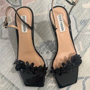 Steve Madden Black Floral Women's Sandals size 8.5